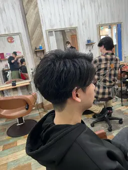 骨格・髪質を見極め、即キマる最旬メンズカット