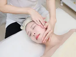 【むくみ撃退！速攻小顔】本格韓国式コルギ(パック付) 50 分