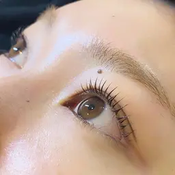 【 新規 平日限定✨️】パリジェンヌラッシュリフト（ 土日祝+¥220 ）