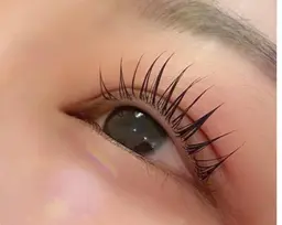 まつげパーマリピーターさん大歓迎🌷2回目以降の方はこちらから！✨️ (土日祝＋550)