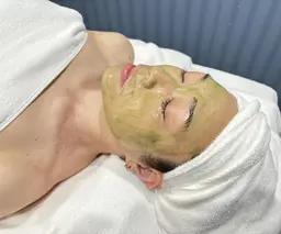 【★目指せ水光肌★】美容液成分98％配合国産ハーブピーリングで角質×毛穴×ニキビ×美白　30分　\4,500