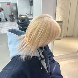 💗とにかく明るくしたい方💗2ブリーチ+メンテナンスカット+うる艶トリートメント🫧