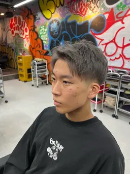 ⚡️ヘアスタイルフルモデルチェンジ⚡️カット➕ブリーチハイライト➕オンカラー➕高濃度ダメージ補修トリートメント