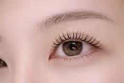 上まつ毛パーマ 次世代まつげパーマORパリジェンヌラッシュリフト