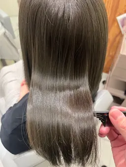 🔥潤ツヤ髪に❤️透明感カラー＋艶髪トリートメント✨髪質改善で潤いUP❤️（シャンプーブロー込
