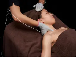 筋膜リリース小顔矯正✖️小顔美容鍼（リンパ/小顔/肩・首こり/巻肩/ストレートネック）