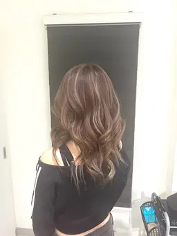 【女性限定】✨外国人風ケアブリーチハイライト＋トリートメント✨