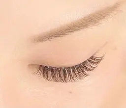 ⭐️新店限定キャンペーン⭐️ボリュームラッシュ300本+オフ無料+コーティング仕上げ💕2️⃣回以降オフ+550