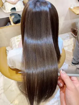 最新の痛みにくい縮毛矯正【雨でもツヤ💖】