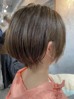 【平日限定クーポン✨】フォルムコントロールカット+透明感カラー+ファイバープレックストリートメント