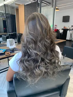 🦋カラー+シールエクステ80枚(胸下〜腰の長さ)🦋エクのカット付き