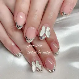 フレンチネイルorガラスフレンチ💅🏻オフ、ケア込み✨