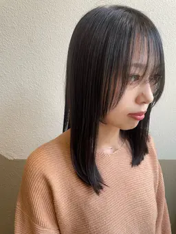 【流れる顔回りの髪をつくりませんか？】小顔カット✂️￥３３００