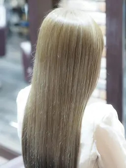 新規🌟再来🍀クーポン🎫[絶対オススメ]髪と頭皮を傷ませず施術できるREZOシステムカラートリートメント