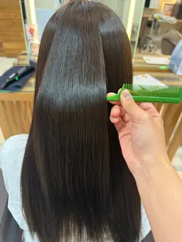 【これからの季節に向けて☔️】✨️縮毛矯正＋2STEPトリートメント✨️