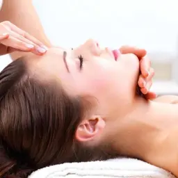 ツヤ肌フェイシャル✨くすみ改善＆ツルツルお肌へ