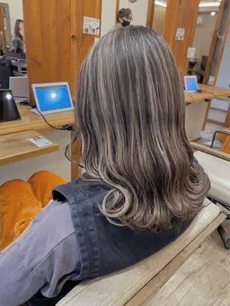 【いつものカラーに飽きた方へ💁🏼‍♀️】🧚🏻‍♀️ハイライトデザインカラー🧚🏻‍♀️