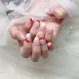 ジェルオフ無料‼️150分(6​〜​10本)ジェルアートし放題💎甘皮ケア込