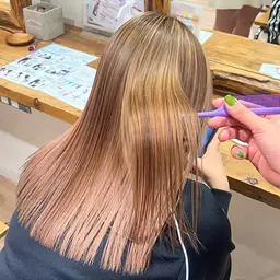 【🪄髪質改善𝒑𝒓𝒆𝒎𝒊𝒖𝒎】うねりや広がりが気になる方📢《snsで超話題‼️》酸性トリートメント