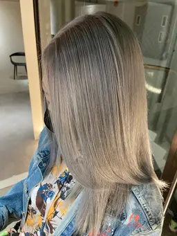 【平日限定】ケアブリーチカラー＋うる艶トリートメント＋シャンプーブロー🌈