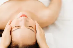 【本気の頭蓋骨小顔矯正】小顔フル矯正+ハーブピーリング