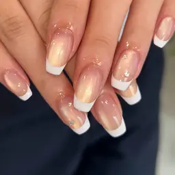 フレンチネイル💅✨️（オフ込み）（ベースクリア）
