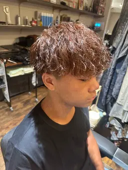 【最新styleで周りと差がつく】【メンズパーマ】カット+波巻きパーマ¥11100