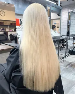 【🌈ミニモ学割🉐ダメージ90%off🌈】業界最高峰ケアブリーチ+ 透明感カラー + 補修トリートメント