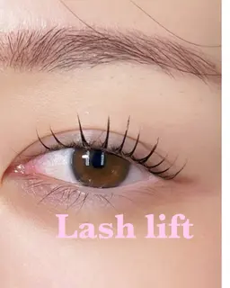 韓国風束感まつ毛パーマ💛