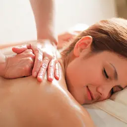 むくみ・冷え太りでお悩みの方へ。デトックスダイエットコース背面アロマリンパドレナージュ🉐岩盤ポッカ付き