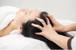 【30体験コース オールハンド】深圧ヘッドスパ + 頭皮(スカルプ)ストレッチマッサージ