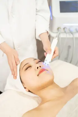 小顔コルギ+石膏パック+小顔マシン10分+ヒト幹細胞導入