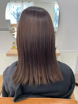 【カット+縮毛矯正】癖を伸ばしてまとまりやすい髪の毛へ🩰