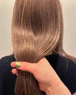 【ミニモ学割 U24】ケアWカラー(ケアブリーチ1回、カラー1回)＋トリートメント　¥18280→¥11000✨️