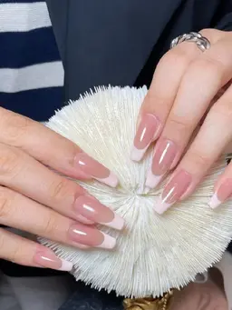 フレンチネイル✨初回ソフトジェルオフ込み✨フィルイン対応