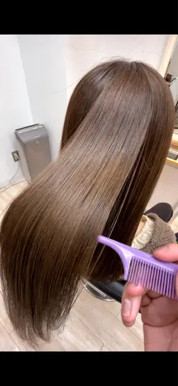 【ケアしながらサラツヤ髪に👩🏻✨】カット+トステア配合縮毛矯正