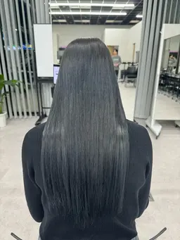 【朝のstylingを楽に🪽】縮毛矯正+カット+外部補習オリジナルトリートメント付き炭酸spa🏹