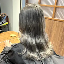 【♥️期間限定クーポン♥️】2ブリーチ＋カラー＋ケアトリートメント（カット無料）