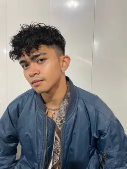 【ヘアケア付き】スペインカール＋骨格補正メンズカット＋シャンプー＋ケラチントリートメント