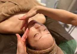 【ハリ、ツヤ肌、透明感】小顔造顔リンパ+冷蔵保存の生コラーゲン導入