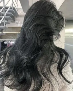 【黒染めじゃない黒🖤🪄＋高級トリートメント付き】今後もハイトーンなどしたい方❗️オススメメニュー🪄🥣