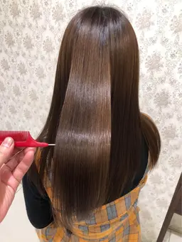 【☀️ワンカラー数回、ブリーチなしダブルカラーをしているお客様☀️】低ダメージ縮毛矯正+トリートメント