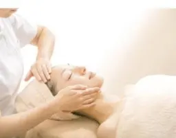 小顔&リラックスNO.1‼️クイック美肌コース💆‍♀️オールハンドのマッサージ➕毛穴改善パック45分¥2,980