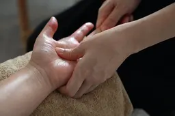 【１周年特別価格✨税込5,000円✨】全身もみほぐし+ハンドマッサージ✋70分