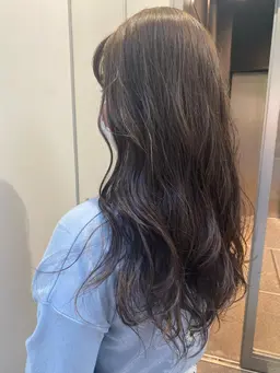 【平日限定‼️先着1名様】似合わせカット+うる艶カラー+3ステップトリートメントプレゼント🎁