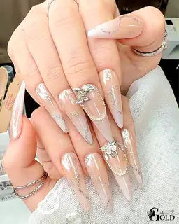 グラデーションとストーンデザイン💎ストーン付き💎チップ長さ出し+オフ無料