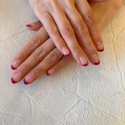 『オフ有り』フレンチネイル(ラメライン込み)