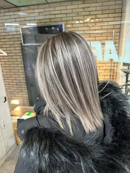 バレイヤージュ（ブリーチ一回）