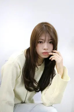 U25歳以下女性限定レイヤーカット+高濃度ケラチントリートメント（通常価9000円)