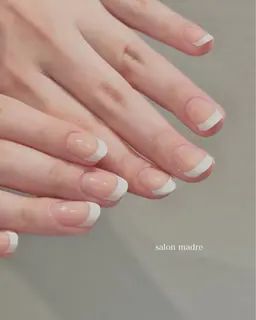 【オフなし】　ハンド 白フレンチネイル（ベースクリア）